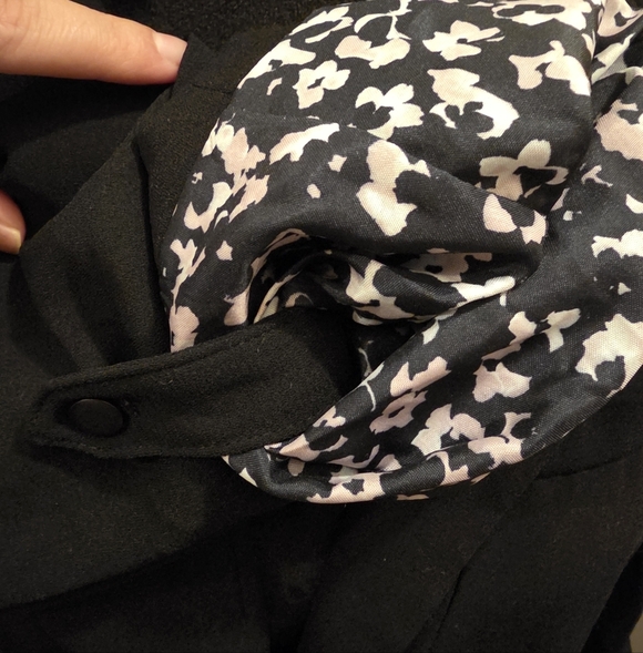 Black Women's Blazer - Picture 3 of 4